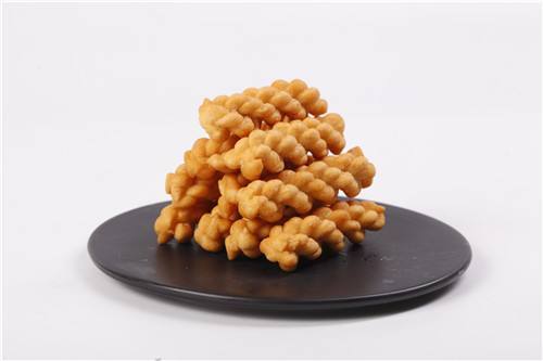 闊太太不顧家人反對去賣麻花,如今攢下千萬資產